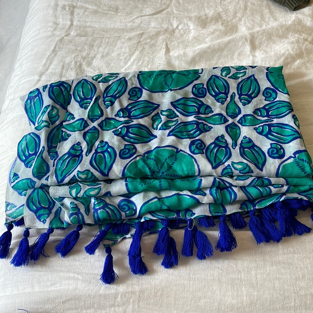Vineyard Vine Shell Tassel Scarf
